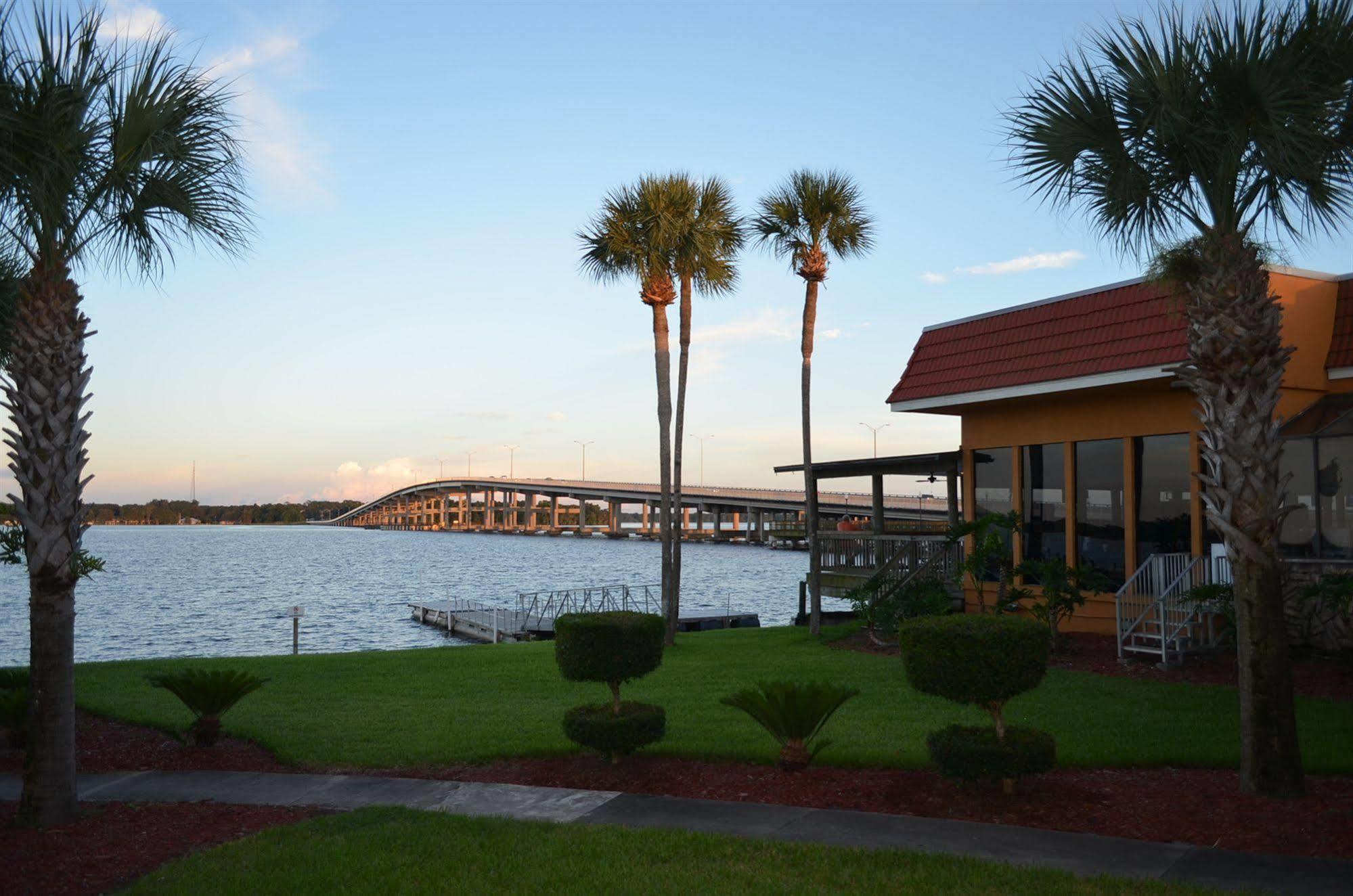Quality Inn And Suites Palatka Riverfront מראה חיצוני תמונה