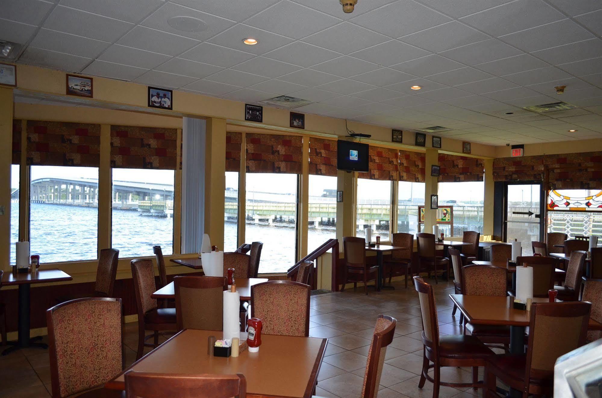 Quality Inn And Suites Palatka Riverfront מראה חיצוני תמונה